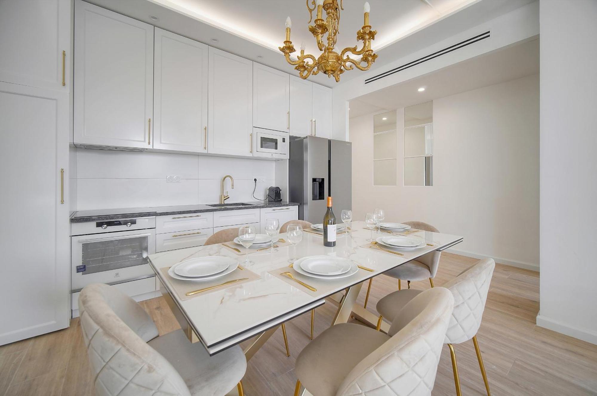 Apartment Exceptionnel 4 Pieces Balcon Carre D Or A3b129