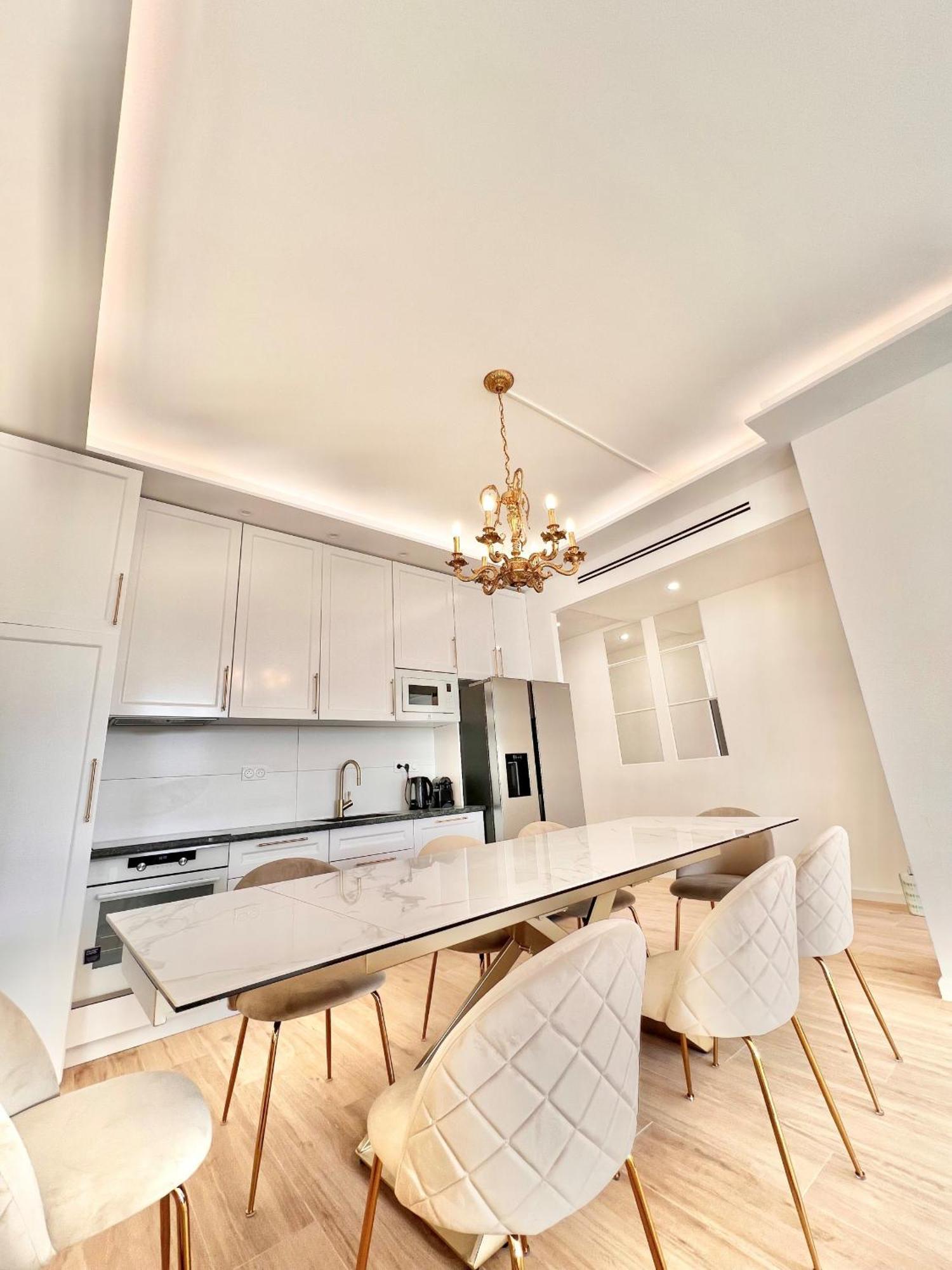 Apartment Exceptionnel 4 Pieces Balcon Carre D Or A3b129 Cannes